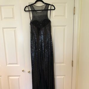 Monique Llhuillier gorgeous dressy black dress